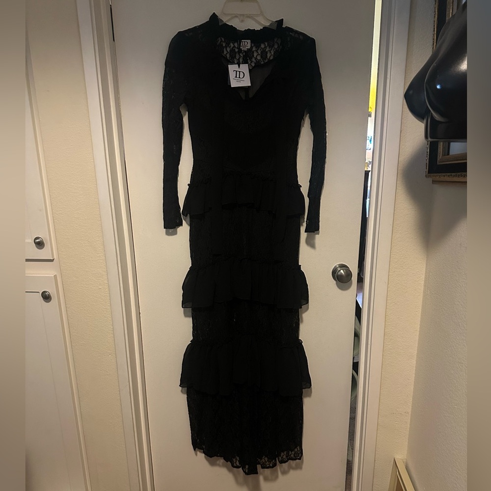 True Decadence Lace Tiered Maxi Dress size 6 Petite